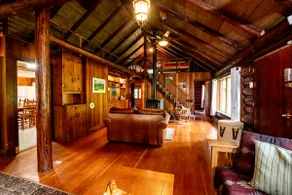 The historic McKenzie River cabin - Image 4