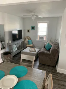 Newly Renovated, 3 BR, Steps away from Sunset Bay - Image 4