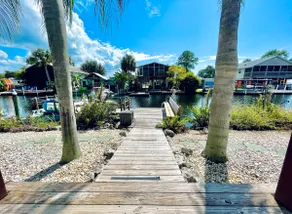 PARADISE POINT on Weeki Wachee (Boat Welcome) - Image 2