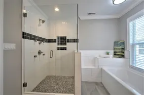 Luxurious Ladson A- Greenville, South Carolina - Image 3