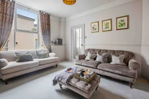 Luxury Harbour Side Cottage | Close To Restaurants - Image 4