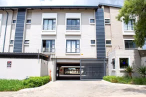 ⭐️ Contemporary - Clean & Comfortable Apartment ⭐️ - Image 4
