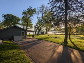 Dogs Stay Free!  Lakefront Bungalow with Dock - Image 3