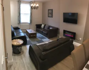 Daisy House Filey - Spacious, Sleeps 8, Hot Tub. - Image 4