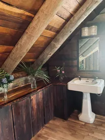 Charming log home on 2 acre rainforest property - Image 5