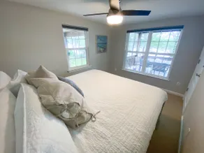 Flo’s Lakefront Escape...right on the water - Image 4
