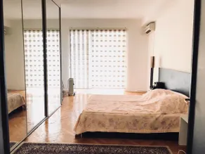 Extremely Central Flat with Perfect Panoramic View - Image 4