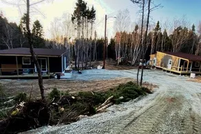 Howells' Hideaway Cabin One - Image 2