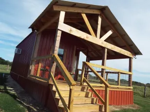 Harlow's Hideaway - Image 2
