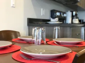 Entire place - 4 bed, 2 bath, sleeps 10, central - Image 3