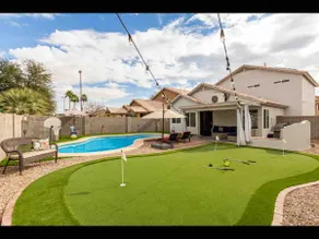 Tolle Lage mit King Suite, Spielzimmer, BEHEIZTEM Pool und Putting Green! - Image 2