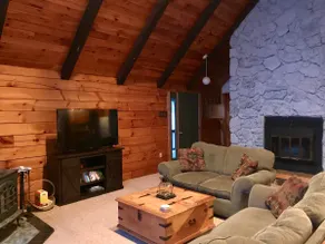 Log Cabin w/ Hot Tub & Fire Pit - Stratton/Mt Snow - Image 5