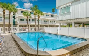 Beautiful condo on the beach with heated pool! - Image 3