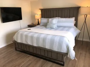 Private 2BR condo w/ comfy King & Queen beds - Image 2