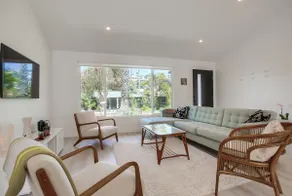 Cardiff Beach House - 5 min walk to beach - Image 2