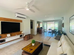 Spacious Penthouse with private rooftop 2500 sq ft of living. - Image 2