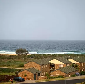 Beachfront Apartment - Hamptons Style - Image 4