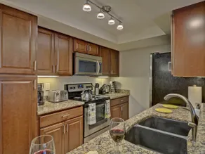 2 King Suites | Heated Pools & Pickleball - Image 4