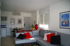 Centremar apartment, street view, (3rd + 2nd) - Image 3