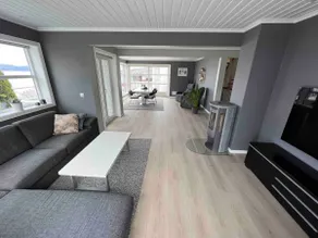 Modern house with amazing views - Image 3