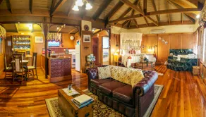 Ironbark - private garden, gas fireplace, SPA - Image 3