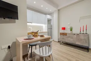Stylish & Bright Apartment in the City Centre - Image 2
