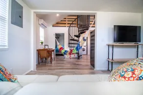 Omaha’s #1 Unique Tiny House Experience - Image 3