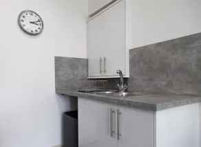 Stunning 2 bed apartment with sea views, Penzance - Image 3