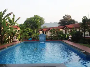 Airy one bedroom apartment with a pool - Image 2