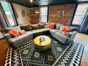 Executive Loft Downtown - Image 2