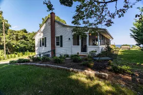 Bayview Cottage 2 BR +Off./Priv Beach/Hot Tub/Deck - Image 2
