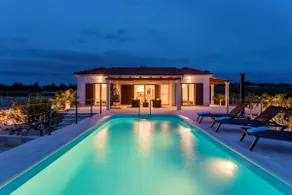 Island Brac Holiday House with Private Pool - Image 2