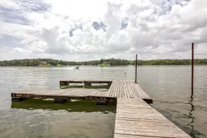Dogs Love This Lakefront Cozy Cottage - Image 3