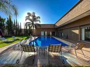 Beautiful villa with pool. - Image 2