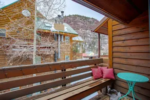 IDEAL Location, Walk Everywhere, Dog Friendly - Image 3