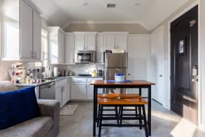 Cozy and Private Guest Apartment with King Bed! - Image 3