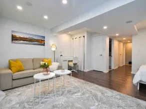 Cozy apartment w/Wi-Fi + parking - Image 2