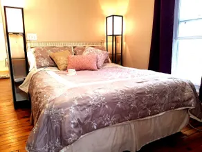 Central Location. Very comfy & clean with view. - Image 2