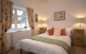 Cosy mews cottage nr Cathedral with parking - Image 4