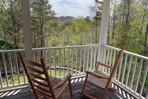 Great Location, Spacious & Comfy Mountain Home! - Image 5