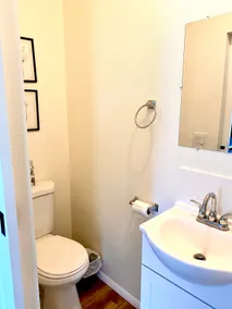 Cozy Private Guest Suite - Image 5