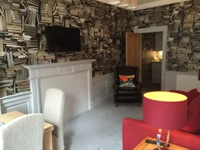 Royal Mile 2 bedroom 2 bathroom by Edinburgh Castle - Image 5