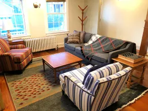 Bungalow Hudson - steps from Warren w/ huge patio! - Image 3