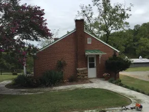 The Cottage at Eastwood Farm and Winery - Image 2