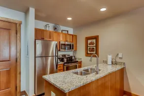 Premier Red Hawk Lodge 2 Br-Walk To Slopes-Kids Ski Free Condo - Image 4