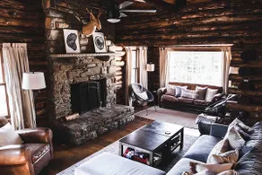 Cozy Log Cabin with Modern Style - Image 2