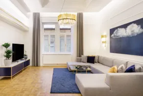 Chic, Captivating Apartment at Oktogon - Image 2