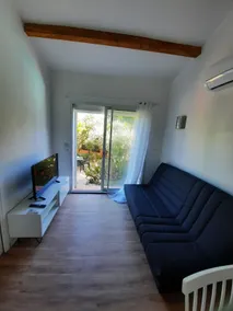 2-room in villa with terrace - Image 4