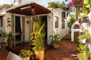 Off-Grid | Charming Village Cottage | Entire House - Image 2