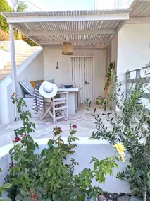 Dioni Boutique House 36 meters from the beach - Image 3